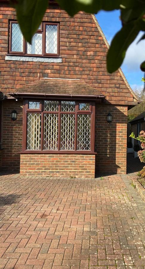 Beautiful Bexhill Cottage With Garden 3 Mins Walk To Beach מראה חיצוני תמונה