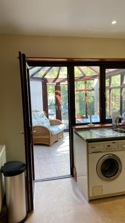 Beautiful Bexhill Cottage With Garden 3 Mins Walk To Beach מראה חיצוני תמונה